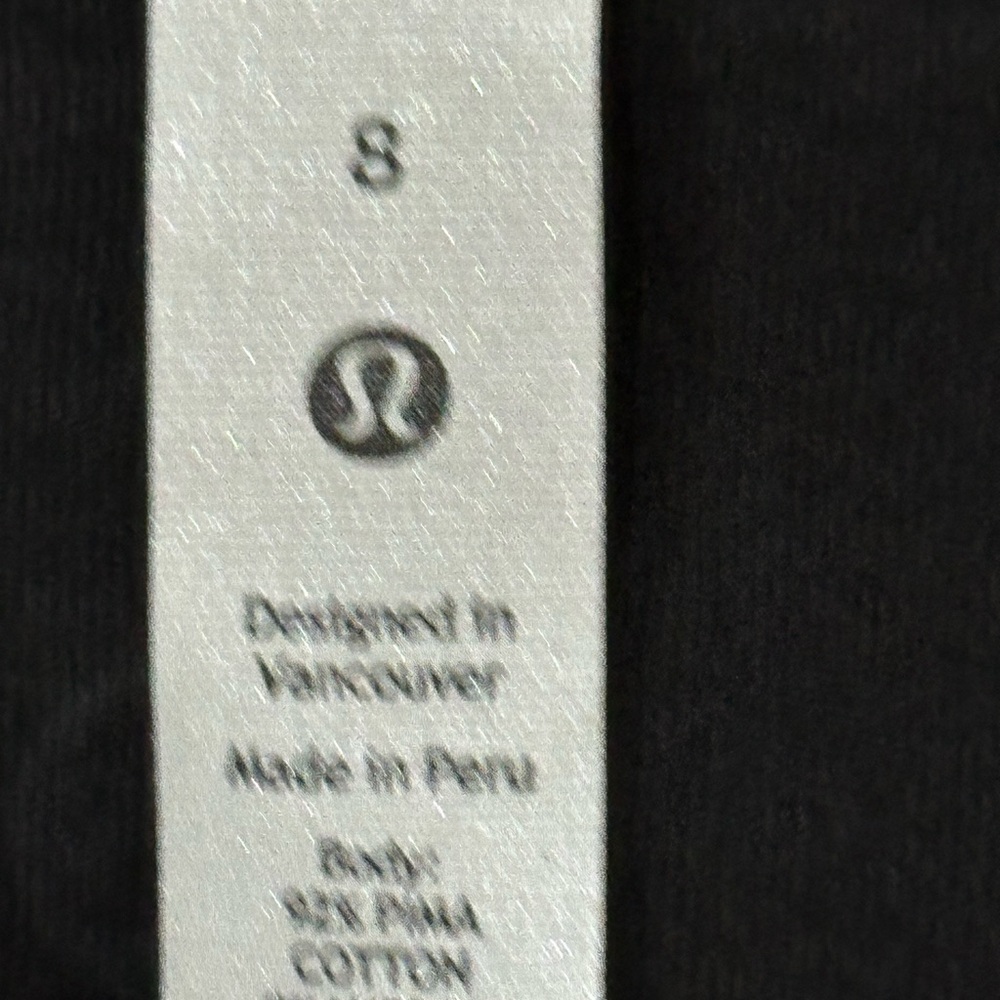 Lululemon Women’s black Gather and Grow Tank stretch wrap size 8 yoga NWT - Picture 5 of 5
